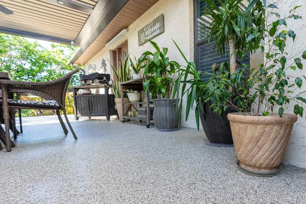 Decorative flake patio coating on a Maui lanai entertaining space by Innovative Coatings