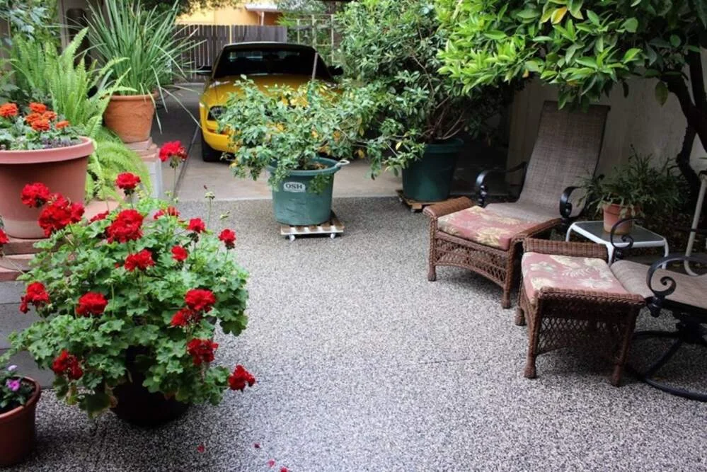Outdoor patio coating with a custom flake finish on Maui