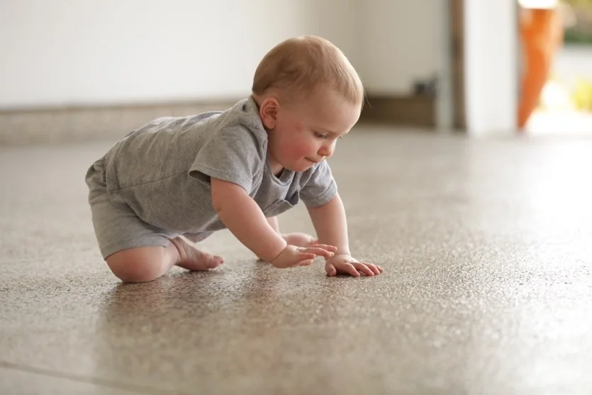 Glossy finished garage floor coating with metallic flake in a Maui garage