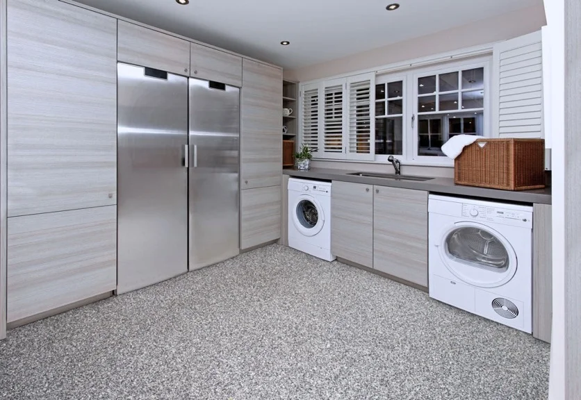 Metallic finish garage floor coating on Maui by Innovative Coatings