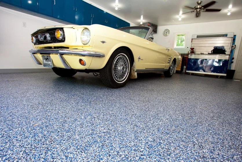 Decorative flake garage floor coating in a Kīhei, Maui Meadows home